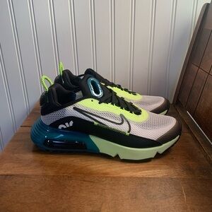 Nike Air Max 2090 GS Shoes Volt Size 5.5Y
